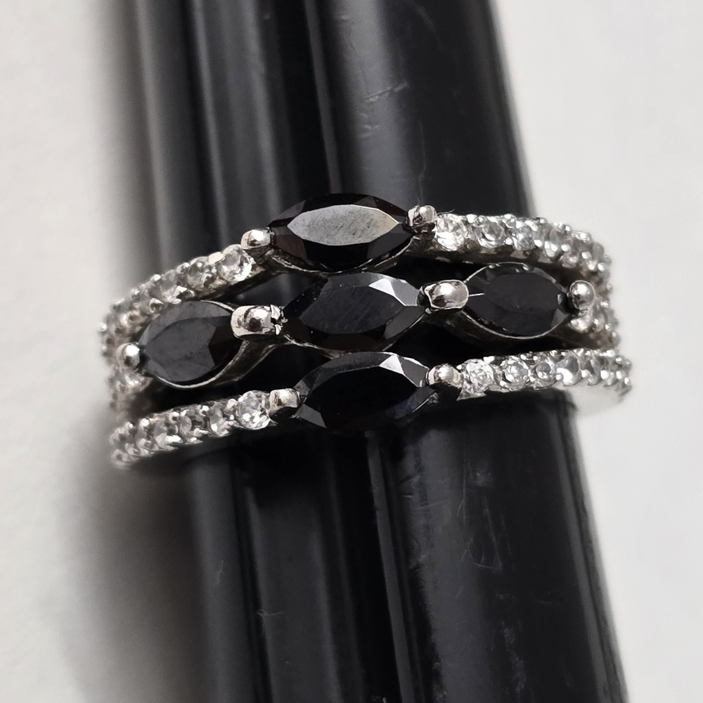 Intricate Black and Sterling Silver 925 Ring with Spinel Accents